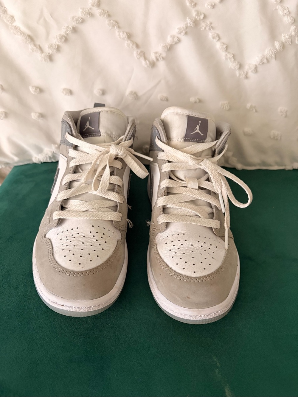 Nike air Jordan’s Kids High-Top Sneakers in Light Gray and White